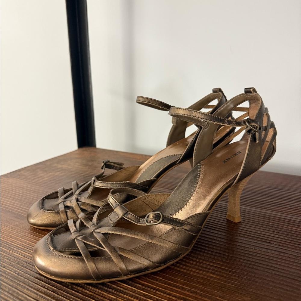 Bronx “Pilar” Bronze Strappy Leather Heels Shoes Size 41